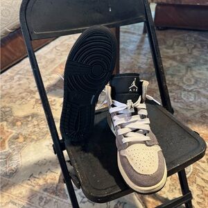 Nike Black and White Sneakers with Classic Design